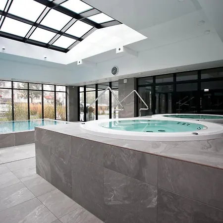 420 Port Basen & Jacuzzi Kolobrzeg