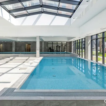 420 Port Basen & Jacuzzi Apartman